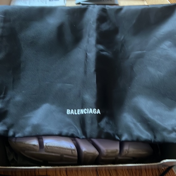 Balenciaga Speed 2.0 Women’s Sneakers - Picture 4 of 7